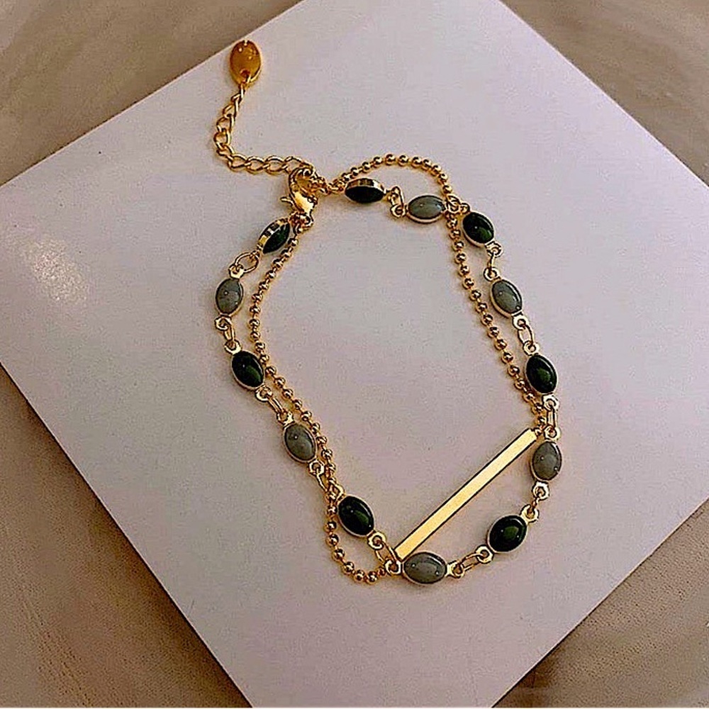 Emerald Beaded Gold Plated Chain Link Minimalist Bracelet - Picture 6 of 9